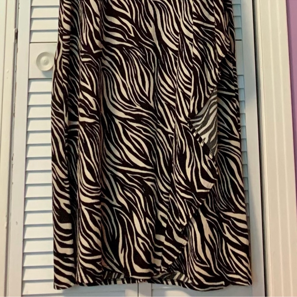Long Sleeve Maxi Zebra Dress with Ruffle Skirt Detail - Picture 7 of 7